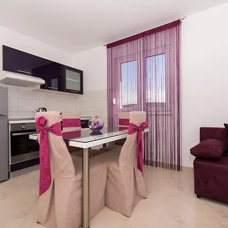 Braco アパート トロギール